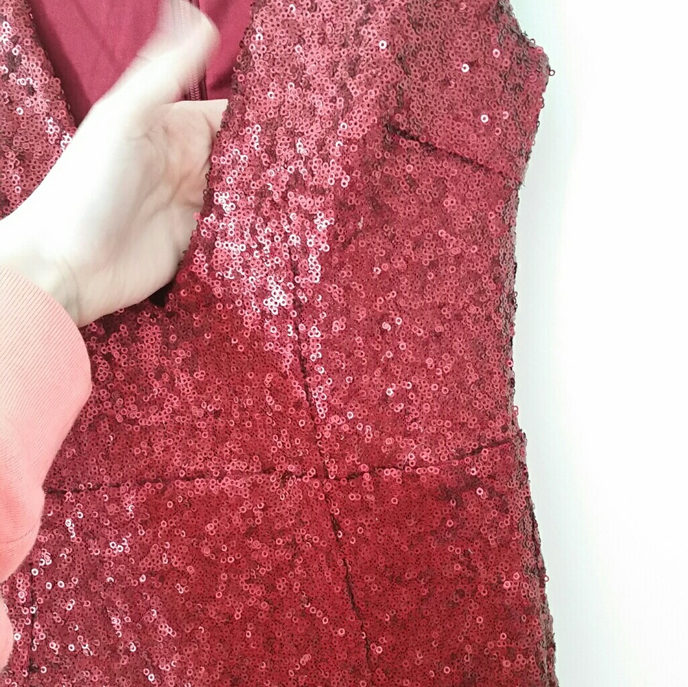 Tobi Burgundy Deep V Sequin Dress - Picture 4 of 7